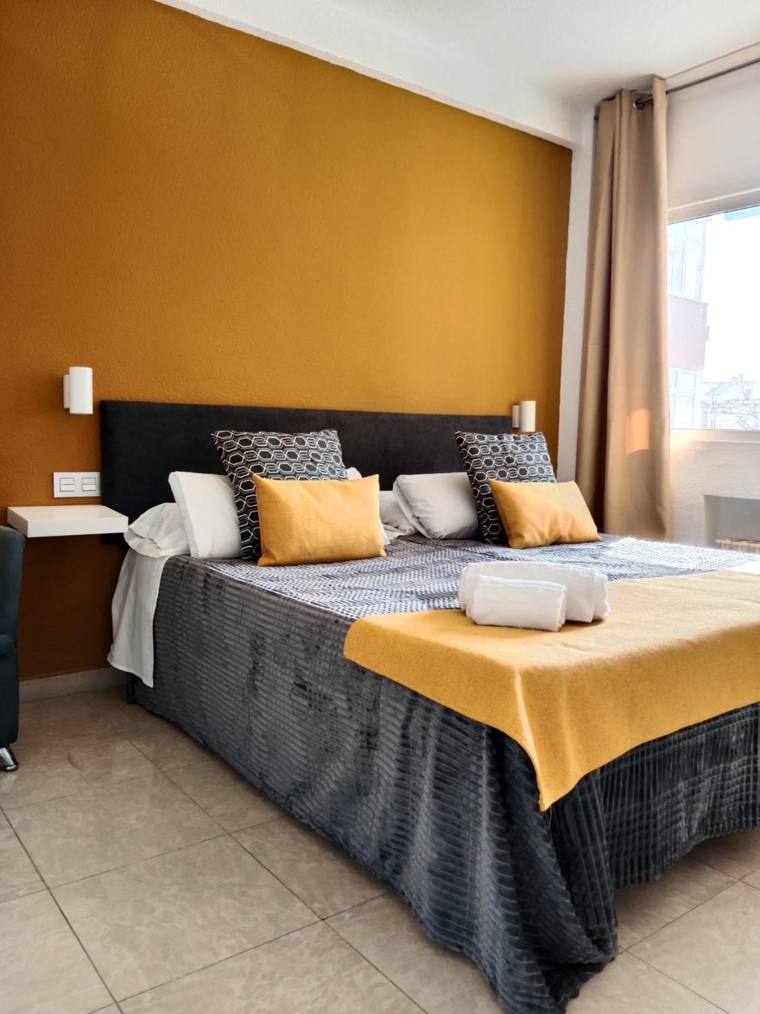 Apartamentos El Velero 토레몰리노스 객실 사진