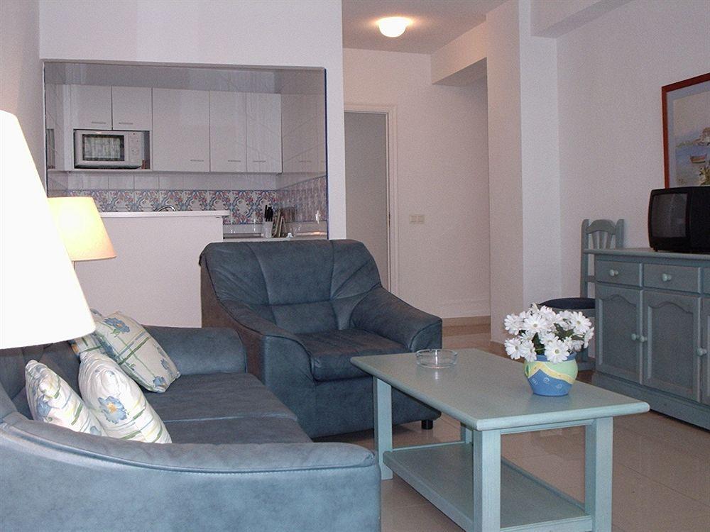 Apartamentos El Velero 토레몰리노스 외부 사진