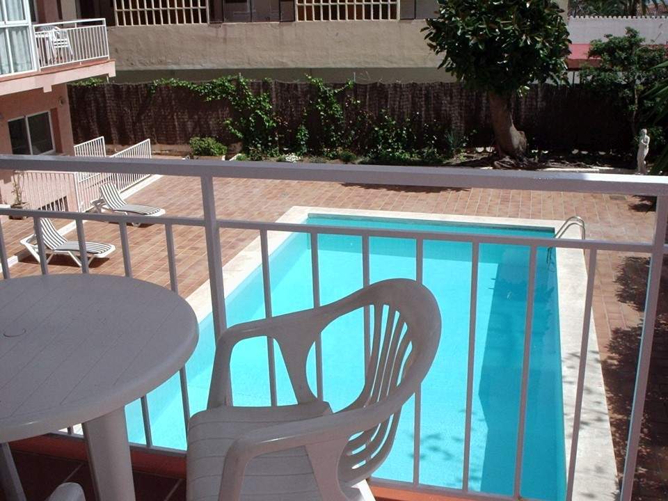 Apartamentos El Velero 토레몰리노스 외부 사진