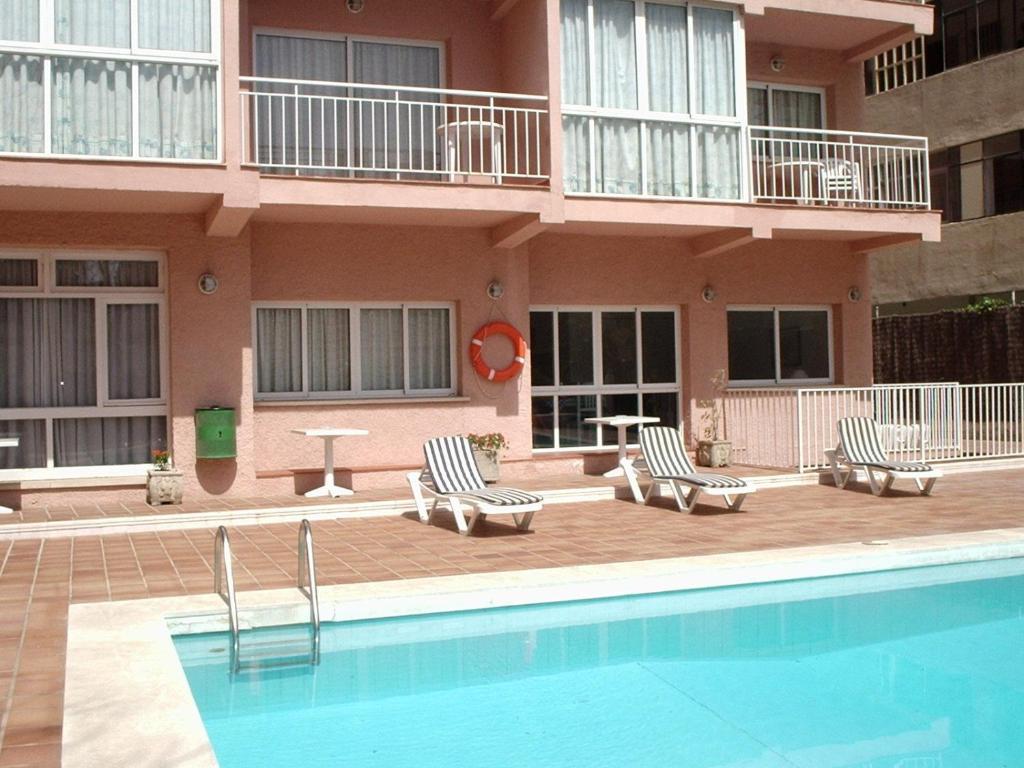 Apartamentos El Velero 토레몰리노스 외부 사진
